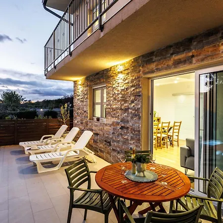 Вилла Hippus Ugljane